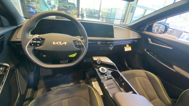 Photo of 2023 Blue Kia EV6